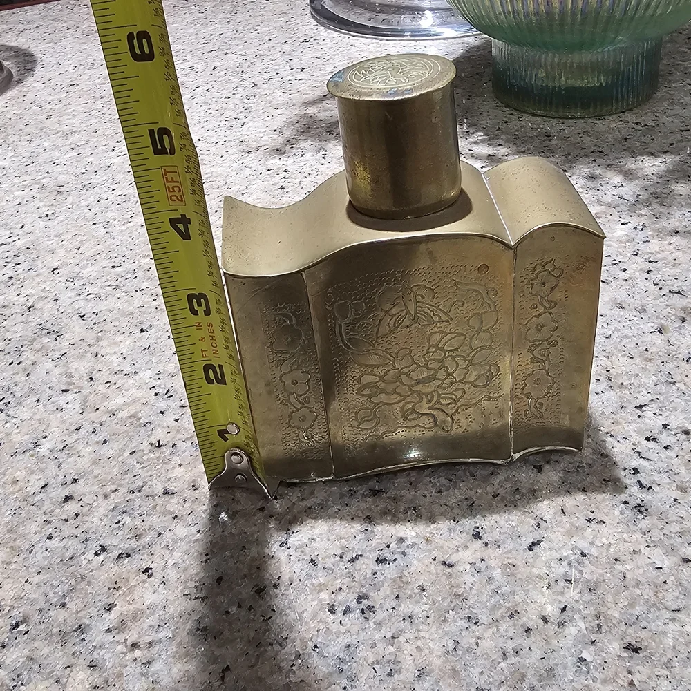 Gold Floral Engraved Perfume Bottle - Picture 8 of 9